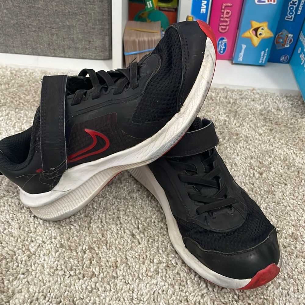 Nike Star Runner- black and red 13.5 sneakers